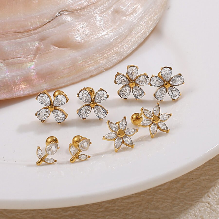 Pierced Earrings Flowers