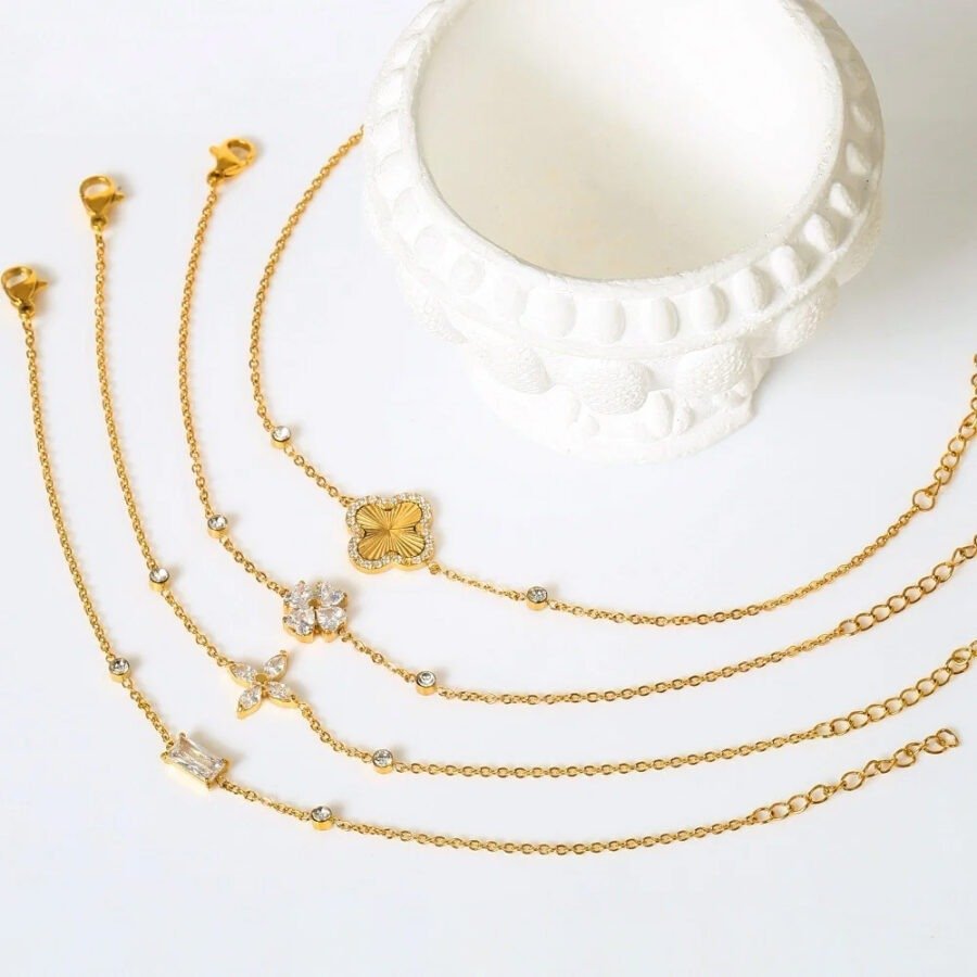 Zircon Four-Leaf Clover Bracelet